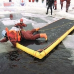 Inflatable rescue bridge